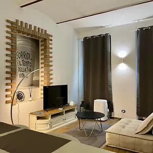 residenza-corrado.it-lombardy.com/